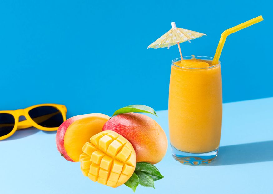 The Mood-Boosting Smoothie That Tastes Like Sunshine in a Glass