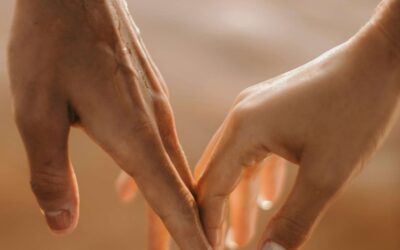 Why Cold Hands Keep You Awake: The Surprising Science of Sleep Temperature